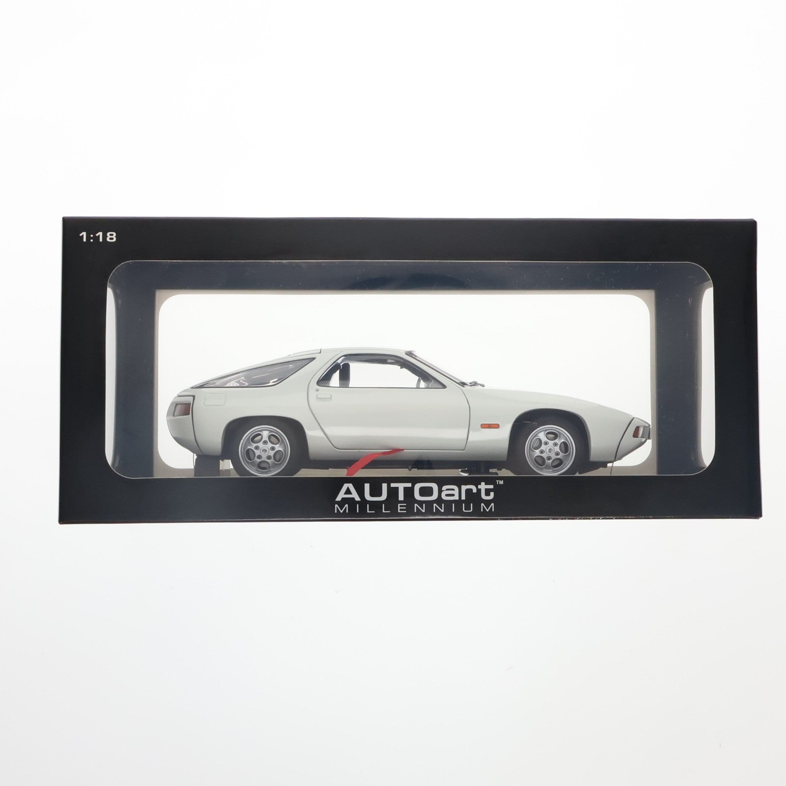 【中古即納】[MDL] MILLENNIUM 1/18 PORSCHE(ポルシェ) 928(ホワイト) 完成品 ミニカー(77902) AUTOart(オートアート)(20080910)