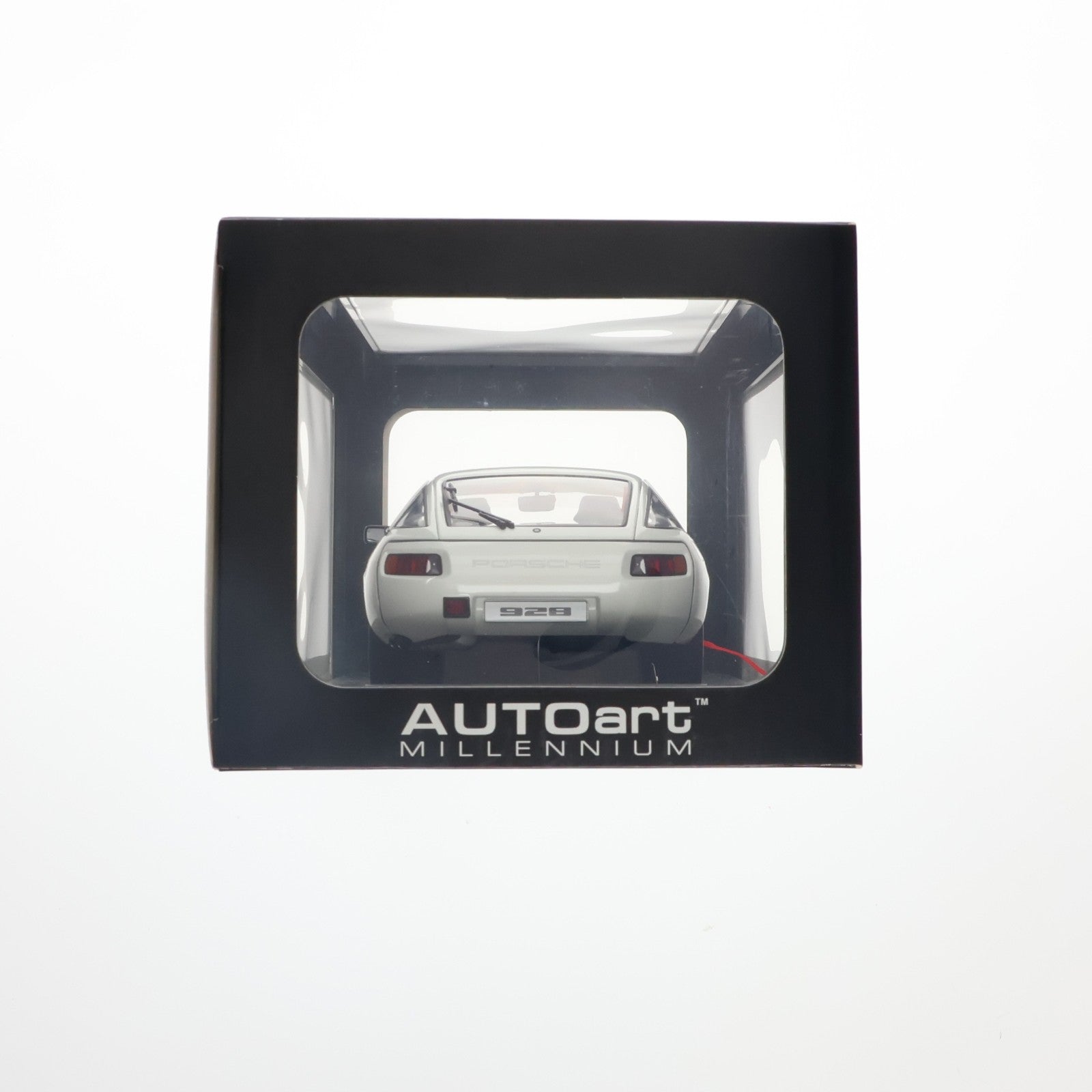 【中古即納】[MDL] MILLENNIUM 1/18 PORSCHE(ポルシェ) 928(ホワイト) 完成品 ミニカー(77902) AUTOart(オートアート)(20080910)