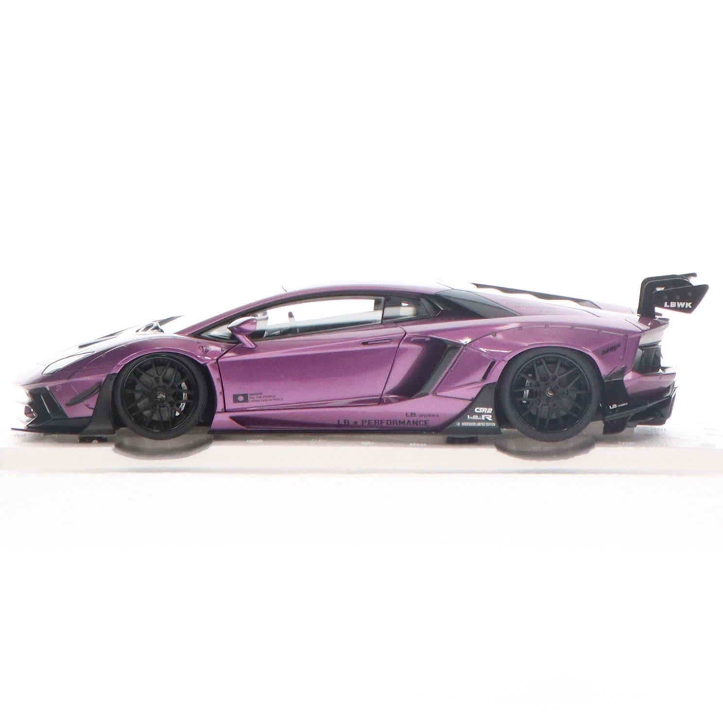 【中古即納】[MDL] 1/18 リバティーウォーク LB-WORKS ランボルギーニ アヴェンタドール リミテッドエディション(メタリック・パープル<VIOLA SE30>×カーボンブラック・ボンネット) 完成品 ミニカー(79242) AutoArt(オートアート)(20220827)