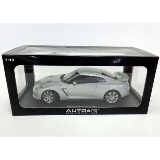 【中古即納】[MDL] MILLENNIUM 1/18 NISSAN GT-R(アルティメットメタルシルバー) 完成品 ミニカー(77386) AutoArt(オートアート)(20081220)