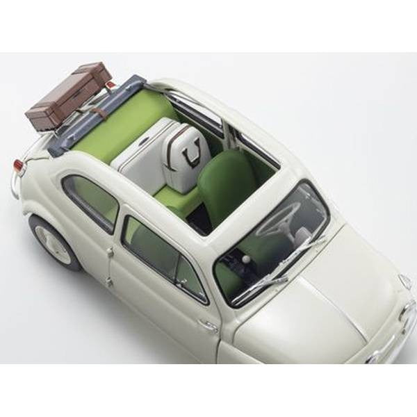 【予約安心出荷】[MDL] 1/18 フィアット ヌォーバ 500 アクセサリー付(アイボリー) 完成品 ミニカー(KS08966WA) 京商(2025年12月)