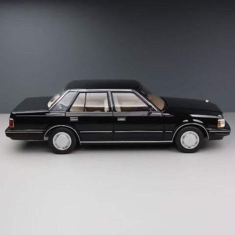 【予約安心出荷】[MDL] 1/18 トヨタ クラウン MS122 ブラック(内装ベージュ) 完成品 ミニカー(8250611B-2) XiaoGuang MODEL(2025年9月)