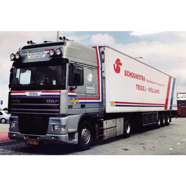 【予約安心出荷】[MDL] 1/50 Schouwstra DAF 95XF SUPER SPACE CAB 4X2 REEFER TRAILER - 3 AXLE(スーパースペースキャブ 4x2 冷凍トレーラー(3アクスル)) 完成品 ミニカー(01-4989) WSI MODELS(2026年5月)