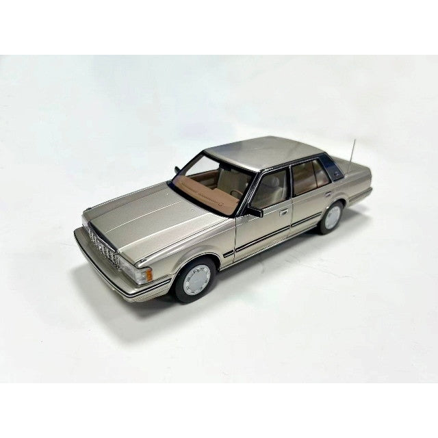 【予約安心出荷】[MDL] 1/18 トヨタ クラウン MS122 ゴールド 完成品 ミニカー(8251123G) XiaoGuang MODEL(2025年12月)