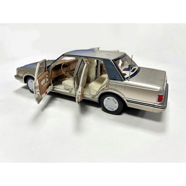 【予約安心出荷】[MDL] 1/18 トヨタ クラウン MS122 ゴールド 完成品 ミニカー(8251123G) XiaoGuang MODEL(2025年12月)