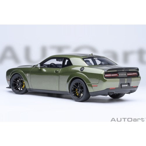 【新品即納】[MDL] オートアート・コンポジットダイキャストモデル 1/18 ダッジ チャレンジャー SRT ジェイルブレイク 2022 (メタリック・グリーン/カーボンブラック・ストライプ 『F8 GREEN』) 完成品 ミニカー(71761) AUTOart(オートアート)(20260331)