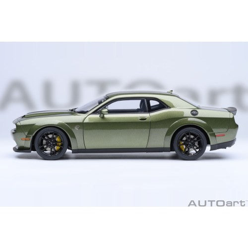 【新品即納】[MDL] オートアート・コンポジットダイキャストモデル 1/18 ダッジ チャレンジャー SRT ジェイルブレイク 2022 (メタリック・グリーン/カーボンブラック・ストライプ 『F8 GREEN』) 完成品 ミニカー(71761) AUTOart(オートアート)(20260331)