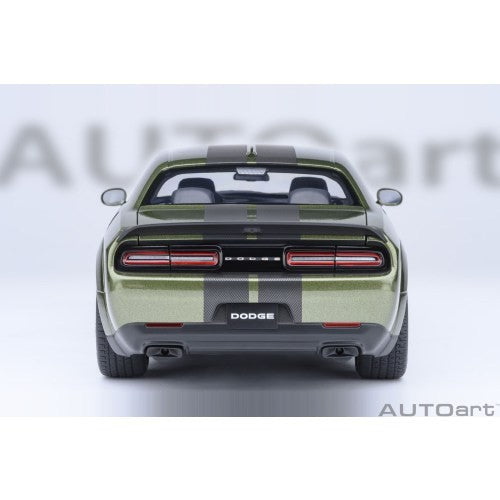 【新品即納】[MDL] オートアート・コンポジットダイキャストモデル 1/18 ダッジ チャレンジャー SRT ジェイルブレイク 2022 (メタリック・グリーン/カーボンブラック・ストライプ 『F8 GREEN』) 完成品 ミニカー(71761) AUTOart(オートアート)(20260331)