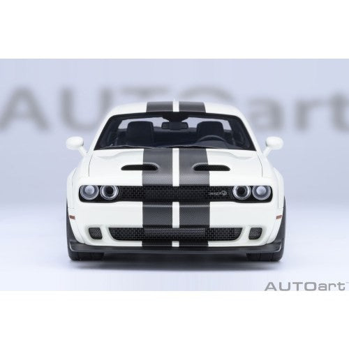【新品即納】[MDL] オートアート・コンポジットダイキャストモデル 1/18 ダッジ チャレンジャー SRT スーパー ストック 2023 (ホワイト/カーボンブラック・ストライプ 『KNUCKLE WHITE』) 完成品 ミニカー(71766) AUTOart(オートアート)(20260331)