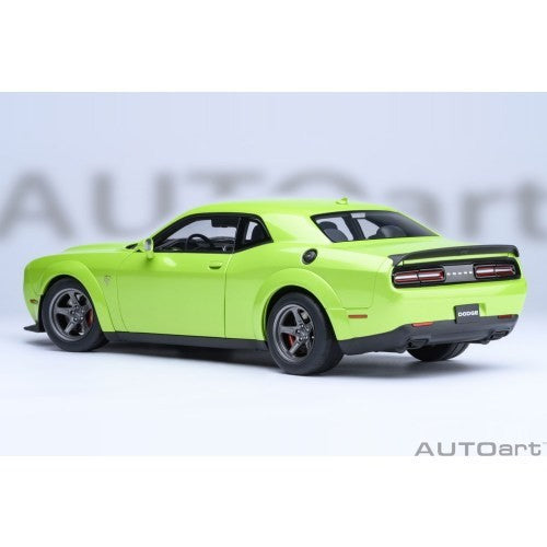 【新品即納】[MDL] オートアート・コンポジットダイキャストモデル 1/18 ダッジ チャレンジャー SRT スーパー ストック 2023 (メタリック・ライムグリーン 『SUBLIME』) 完成品 ミニカー(71769) AUTOart(オートアート)(20260331)