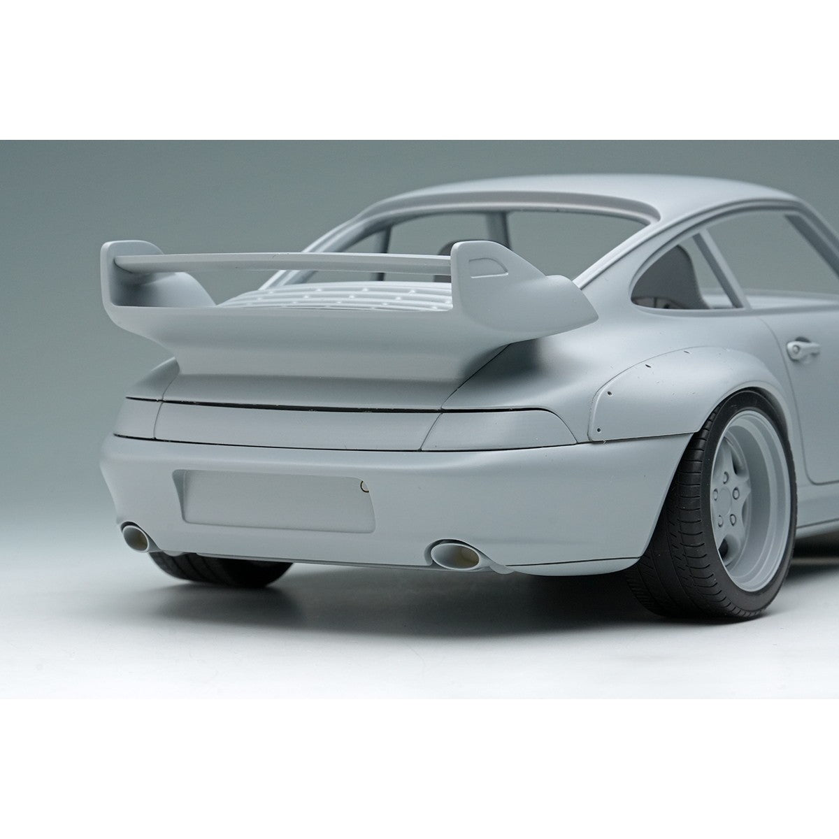 【予約安心出荷】[MDL] 1/18 Porsche(ポルシェ) 911(993) GT2 Street 1996(シルバー) 完成品 ミニカー(EML213A) EIDOLON(アイドロン)(2026年7月)