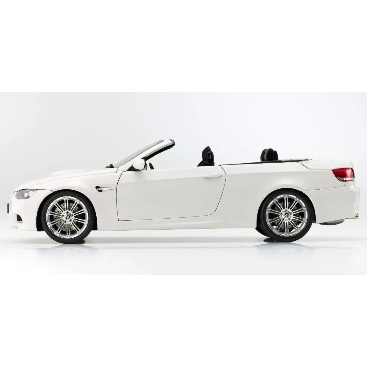 【予約安心出荷】[MDL] 1/18 BMW M3(E93M) コンバーチブル(アルピンホワイト) 完成品 ミニカー(KS08738AW) 京商(2026年10月)