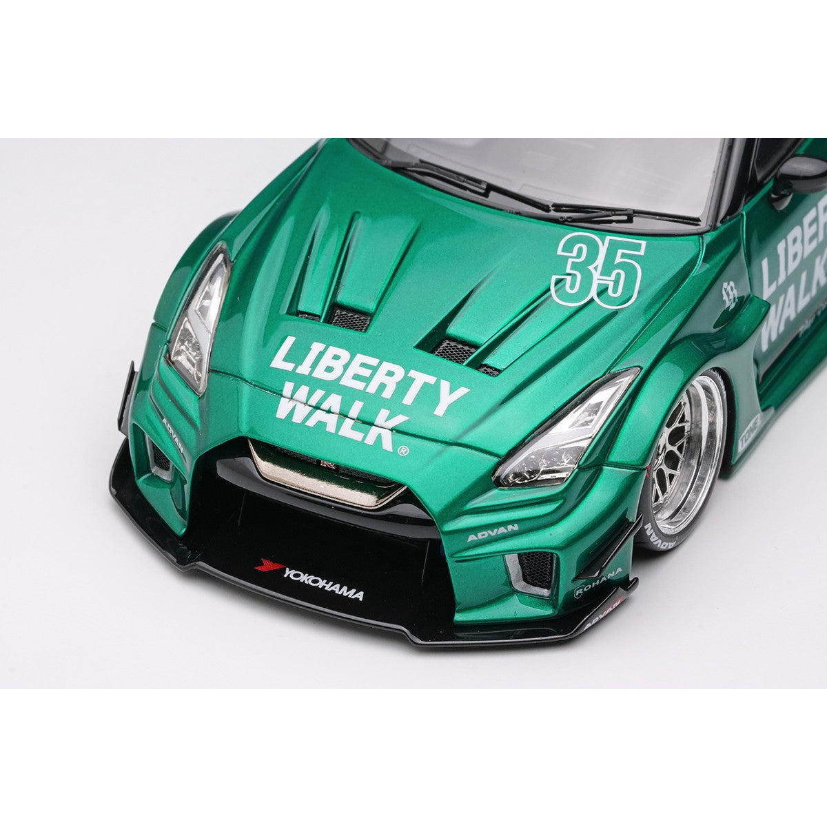 【予約安心出荷】[MDL] 1/43 LB-Silhouette WORKS GT 35GT-RR(キャンディグリーン) 完成品 ミニカー(LB012I) EIDOLON(アイドロン)(2026年9月)