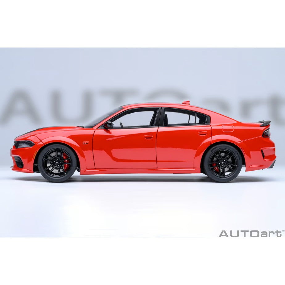 【予約安心出荷】[MDL] オートアート・コンポジットモデルシリーズ 1/18 ダッジ チャージャー スキャットパック ワイドボディ(レッド×カーボンブラック・ストライプ(TORRED)) 完成品 ミニカー(71759) AUTOart(オートアート)(2026年9月)