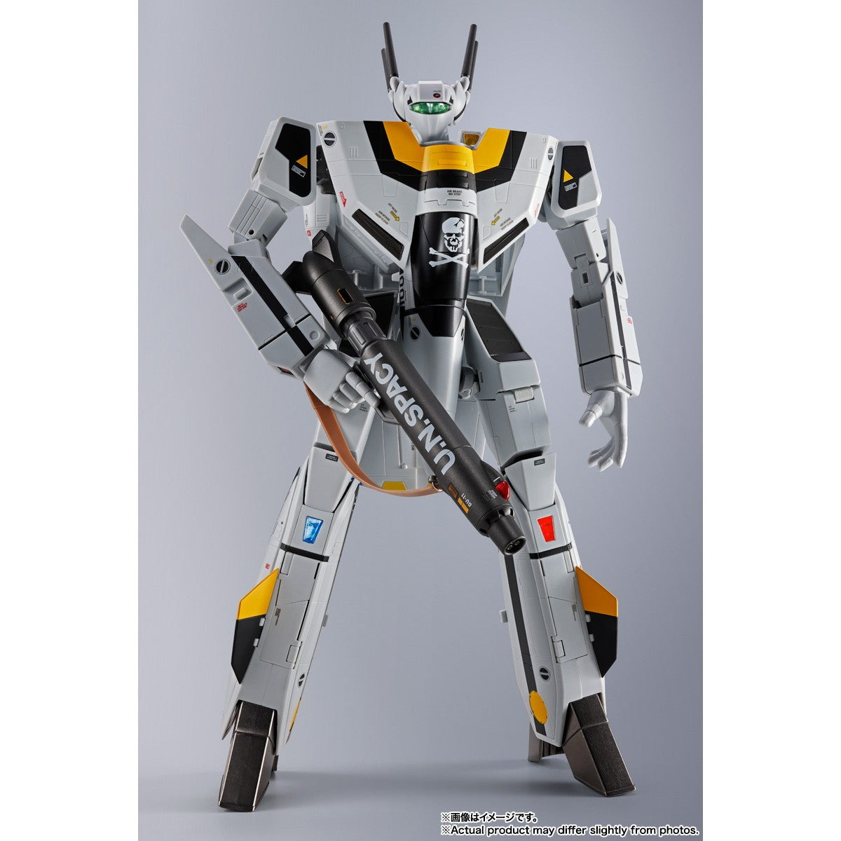 【予約安心出荷】[TOY] DX超合金 VF-1S バルキリー ロイ・フォッカースペシャル リバイバルVer. 超時空要塞マクロス 完成トイ バンダイスピリッツ(2026年8月)