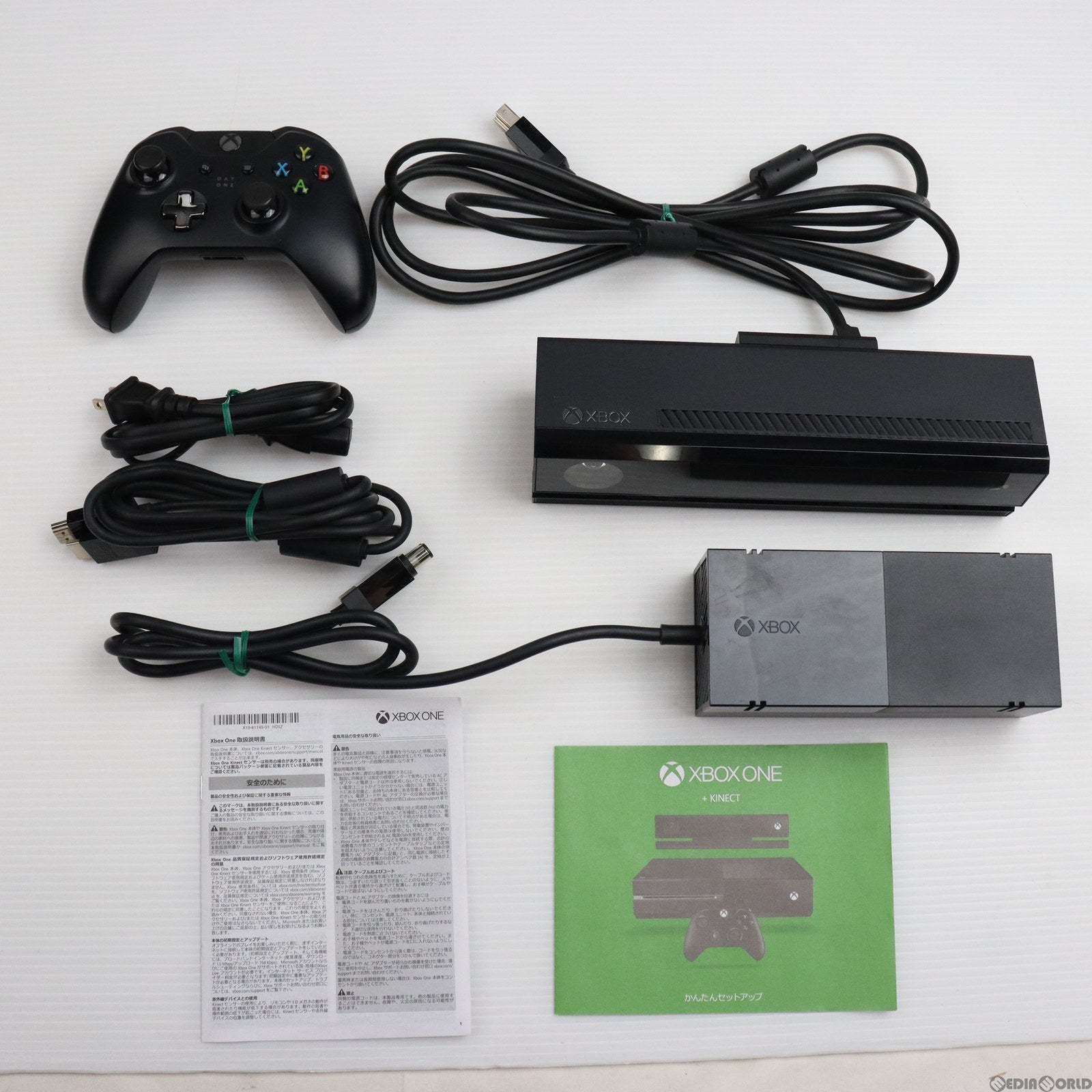 【中古即納】[本体][XboxOne]Xbox One + Kinect(Day One エディション)(6RZ-00030)(20140904)