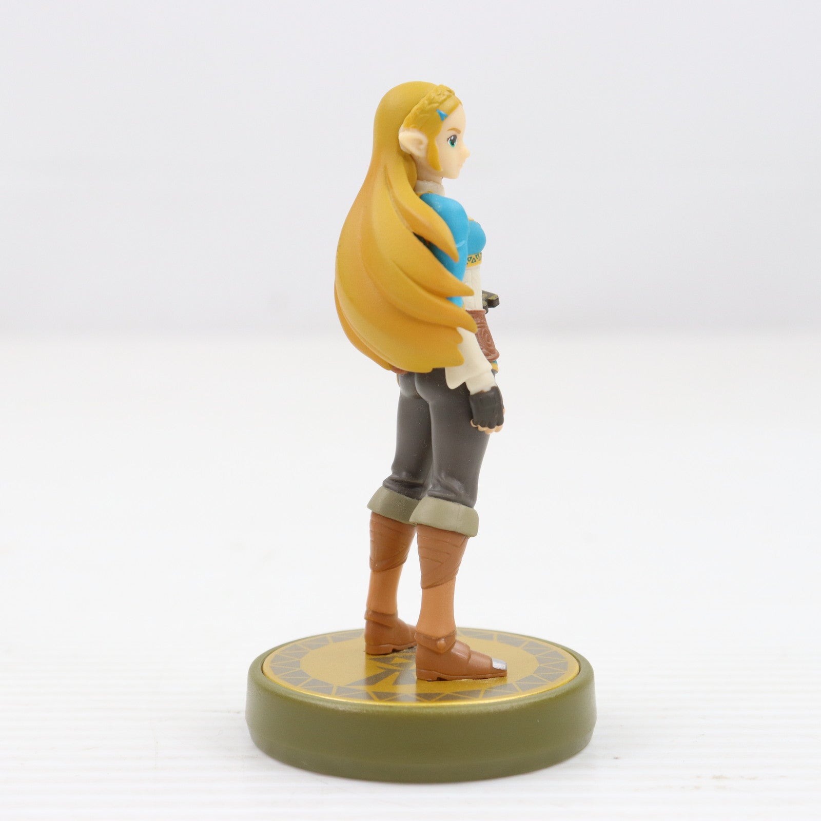 中古即納】[ACC][Switch]amiibo(アミーボ) ゼルダ【ブレス オブ ザ ワイルド】(ゼルダの伝説シリーズ)  任天堂(NVL-C-AKAN)