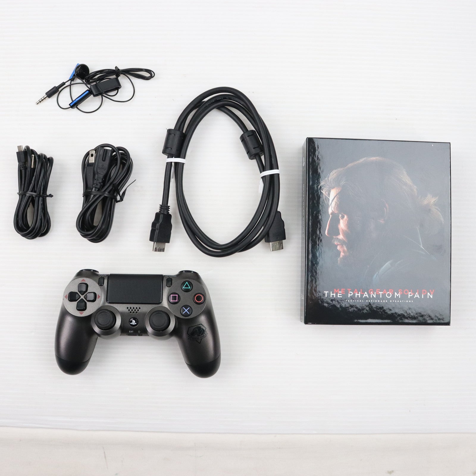 中古即納】[PS4](本体)PlayStation(R)4 METAL GEAR SOLID V LIMITED PACK THE PHANTOM  PAIN EDITION(CUHJ-10009)