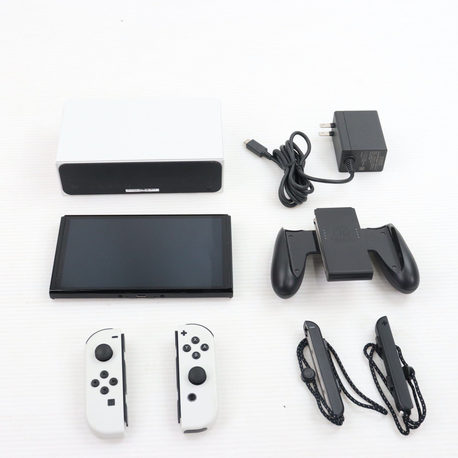 【中古即納】[Switch](本体)Nintendo Switch(有機ELモデル) ニンテンドースイッチ Joy-Con(L)/(R)  ホワイト(HEG-S-KAAAA)(20211008)