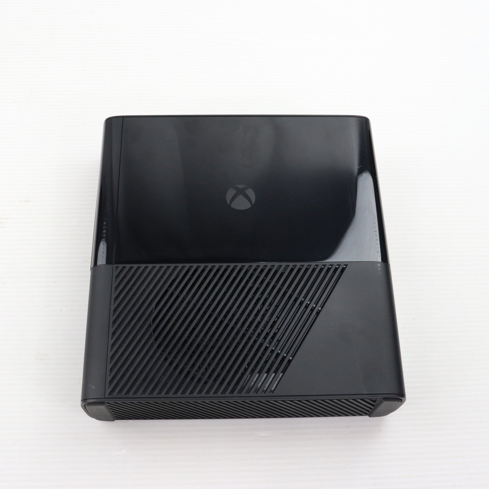【中古即納】[Xbox360](本体)Xbox360 250GB バリューパック(N2V-00019) 日本マイクロソフト (20130919)