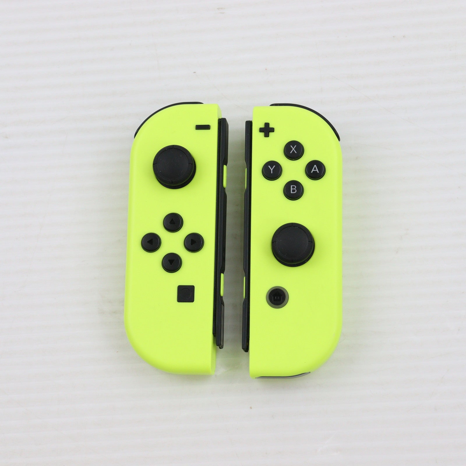 中古即納】[Switch](本体)マイニンテンドーストア限定 Nintendo Switchカスタマイズ Joy-Con(L)/(R) ネオンイエロー  Joy-Conストラップ ブラック(HAC-S-KAYAA)