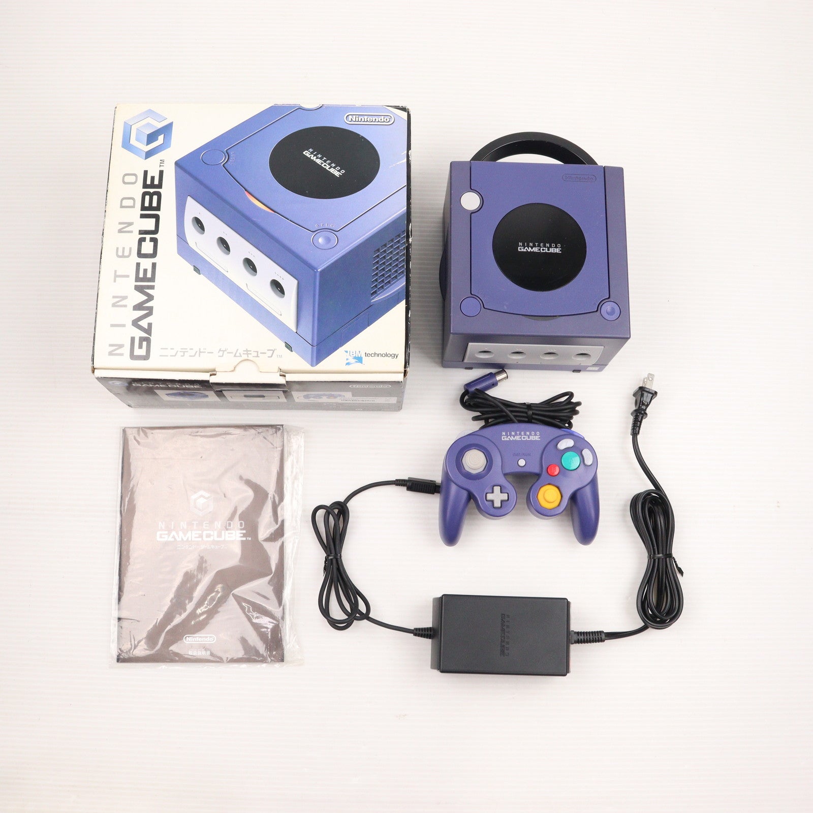 【中古即納】[GC] (本体) ニンテンドー ゲームキューブ NINTENDO GAMECUBE バイオレット(DOL-VTA)(20010914)