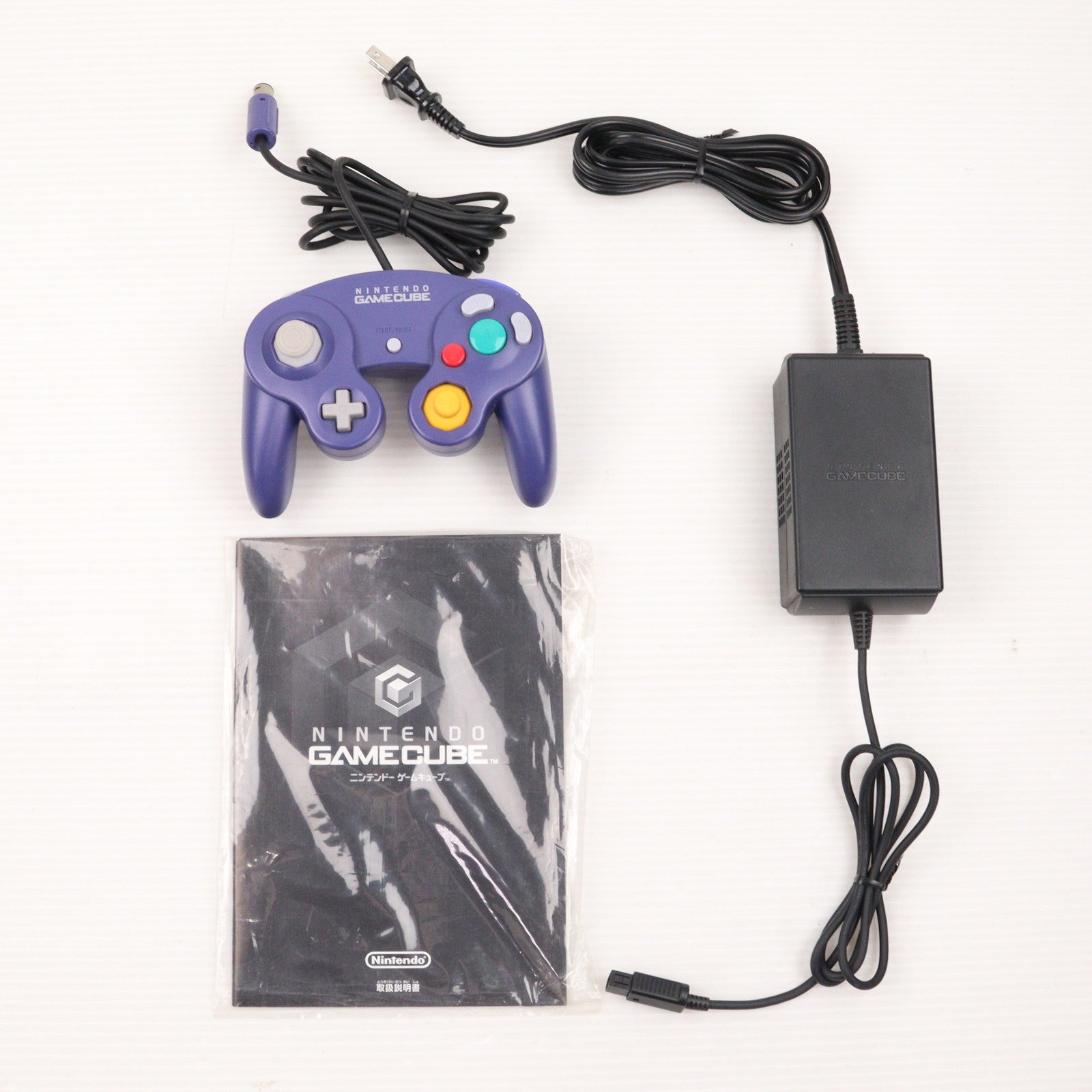 【中古即納】[GC] (本体) ニンテンドー ゲームキューブ NINTENDO GAMECUBE バイオレット(DOL-VTA)(20010914)