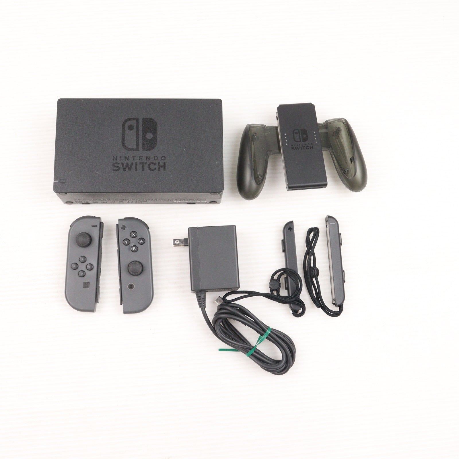 【中古即納】[Switch] (本体) Nintendo Switch(ニンテンドースイッチ) Joy-Con(L)/R グレー 任天堂(HAC-S-KAAAA)(20170303)