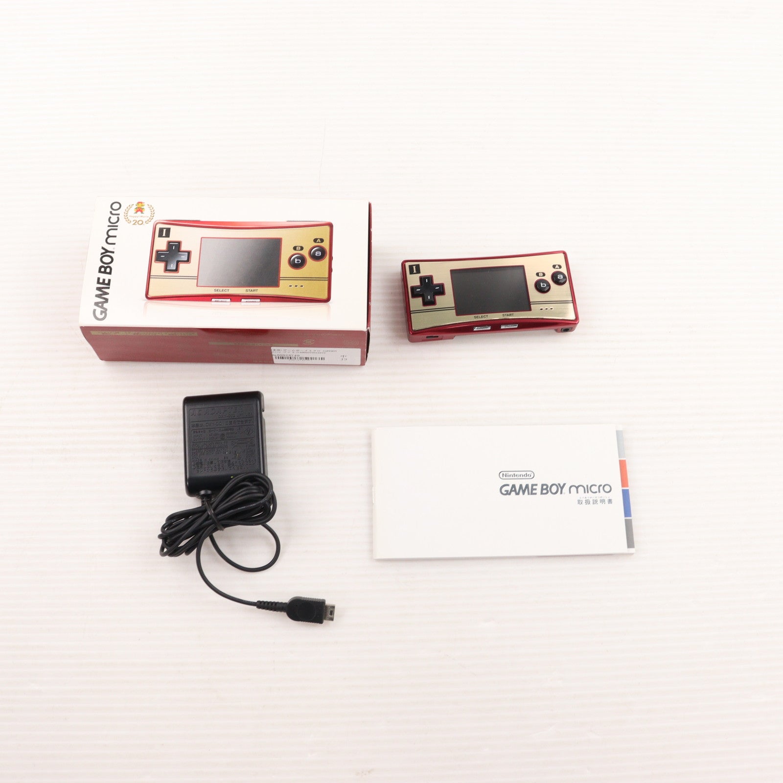 【中古即納】[GBA] (本体) ゲームボーイミクロ GAMEBOY micro ファミコンバージョン 任天堂(OXY-S-GA)(20050913)