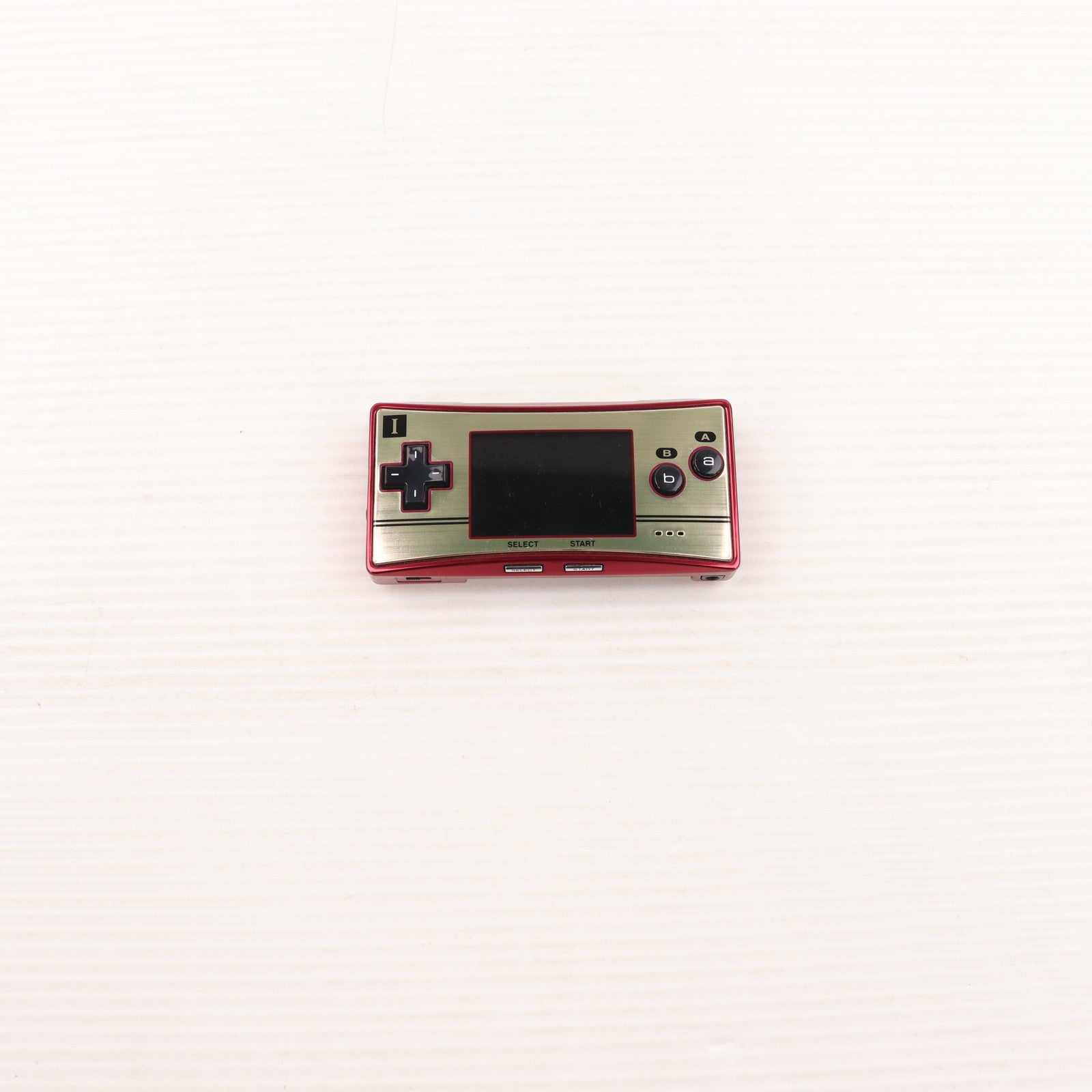 【中古即納】[GBA] (本体) ゲームボーイミクロ GAMEBOY micro ファミコンバージョン 任天堂(OXY-S-GA)(20050913)