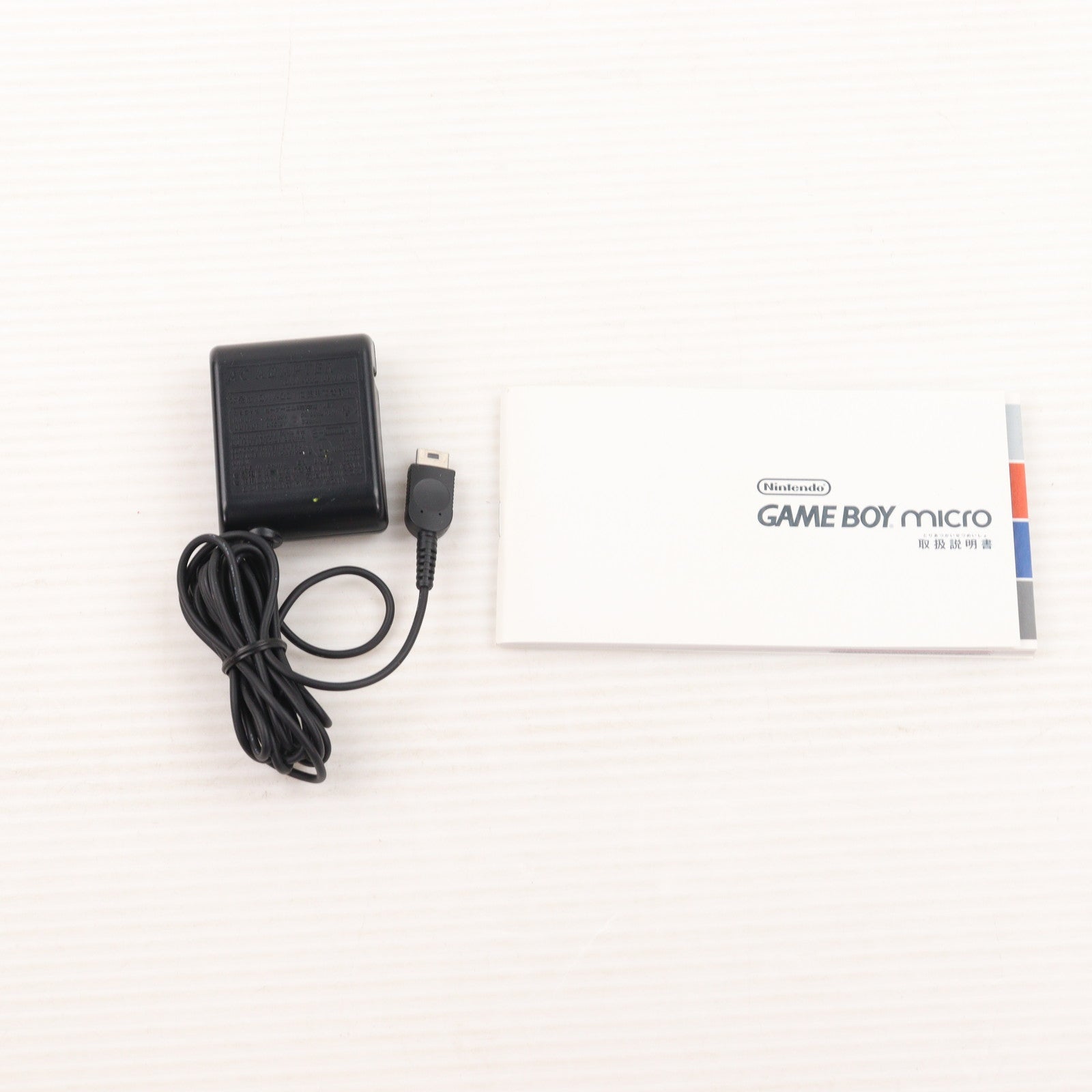 【中古即納】[GBA] (本体) ゲームボーイミクロ GAMEBOY micro ファミコンバージョン 任天堂(OXY-S-GA)(20050913)