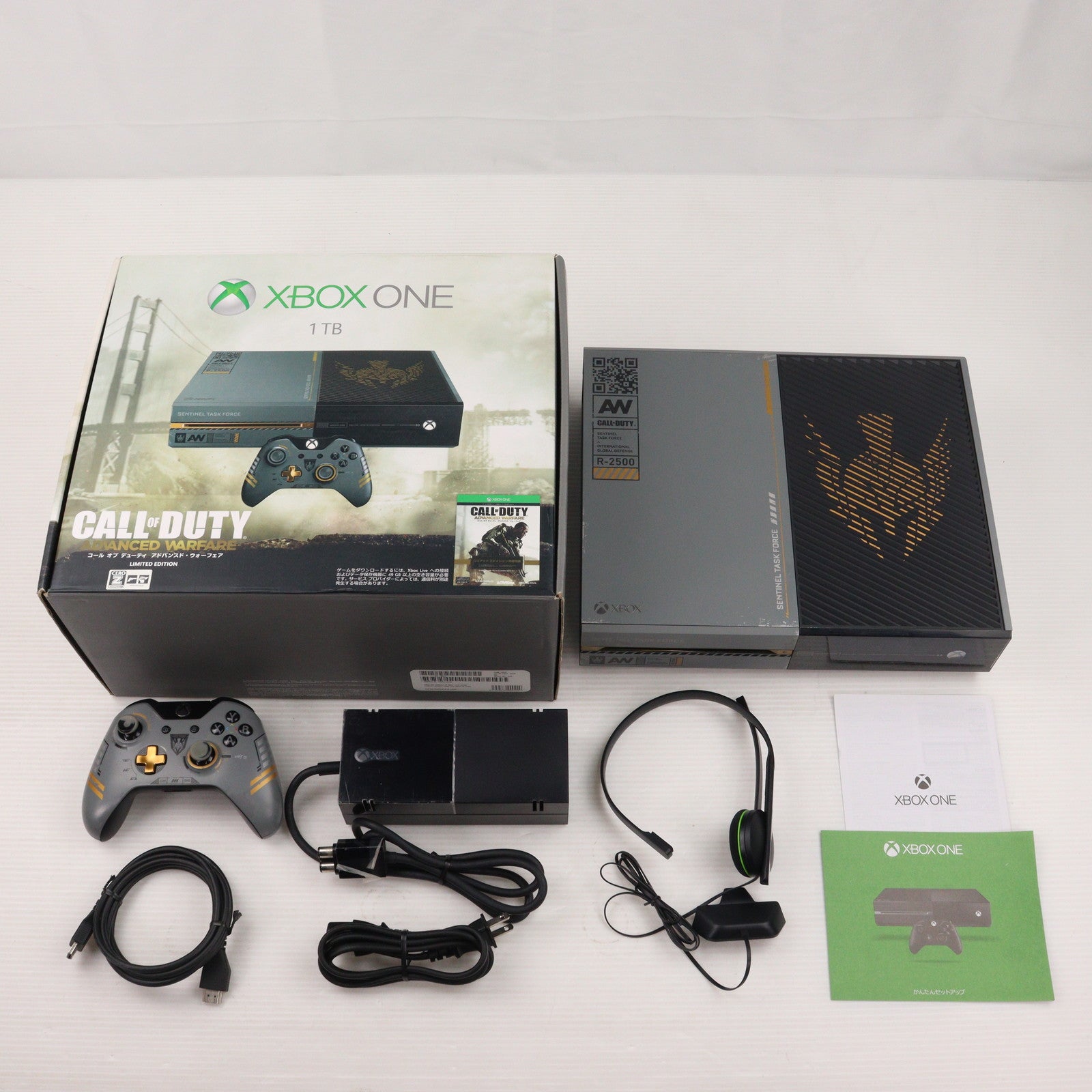 【中古即納】[XboxOne] (本体) Xbox One 1TB 「コール オブ デューティ アドバンスド・ウォーフェア」リミテッドエディション 日本マイクロソフト(5C7-00017)(20141113)