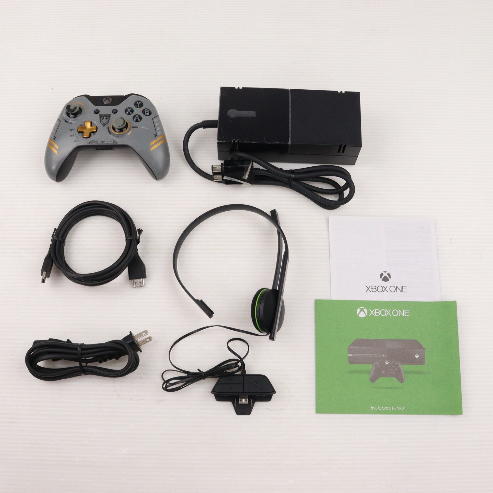 【中古即納】[XboxOne] (本体) Xbox One 1TB 「コール オブ デューティ アドバンスド・ウォーフェア」リミテッドエディション 日本マイクロソフト(5C7-00017)(20141113)