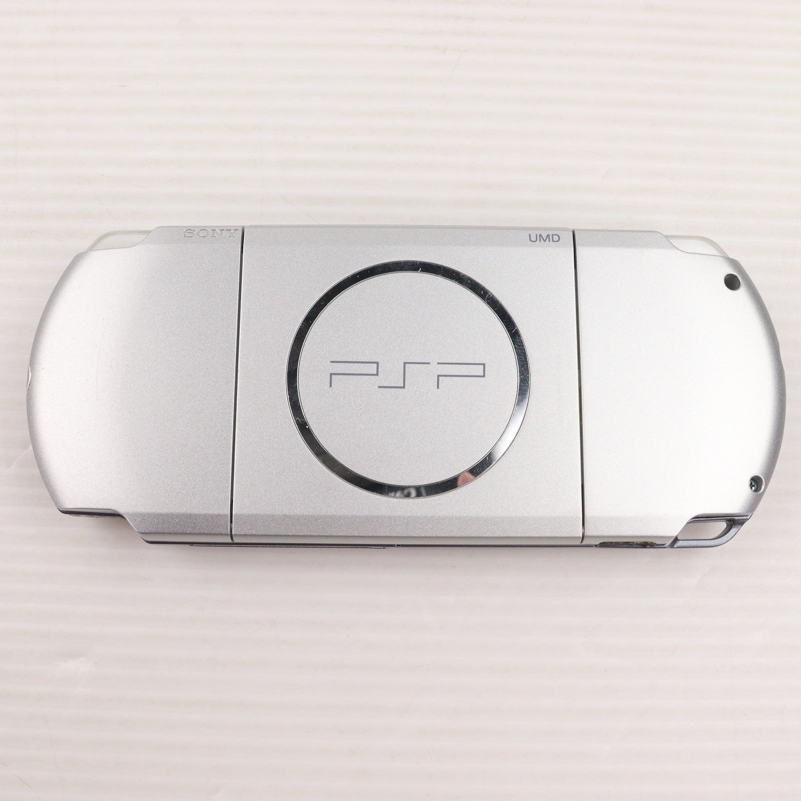 【中古即納】[PSP] (本体) PSP プレイステーション・ポータブル ミスティック・シルバー SCE(PSP-3000MS)(20081016)