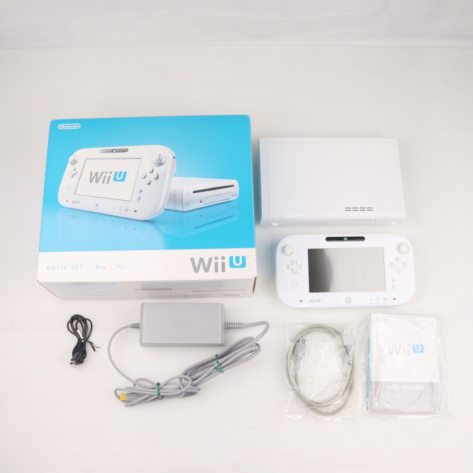 【中古即納】[WiiU] (本体) Wii U ベーシックセット 白 BASIC SET Shiro(本体メモリー8GB) 任天堂(WUP-S-WAAA)(20121208)