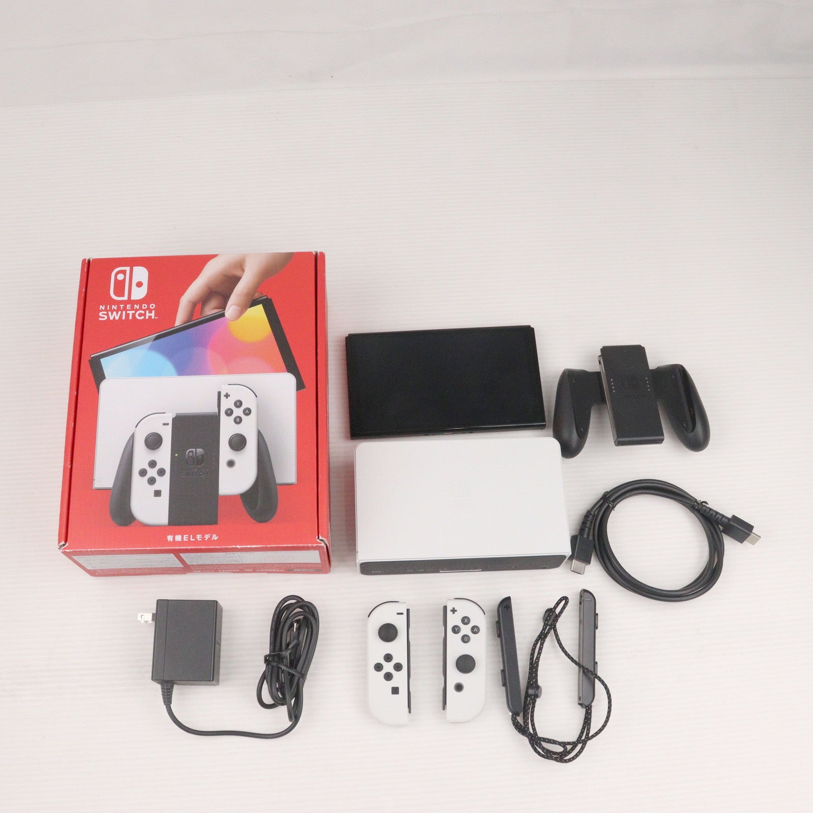 【中古即納】[Switch] (本体) Nintendo Switch(有機ELモデル) ニンテンドースイッチ Joy-Con(L)/R ホワイト 任天堂(HEG-S-KAAAA)(20211008)