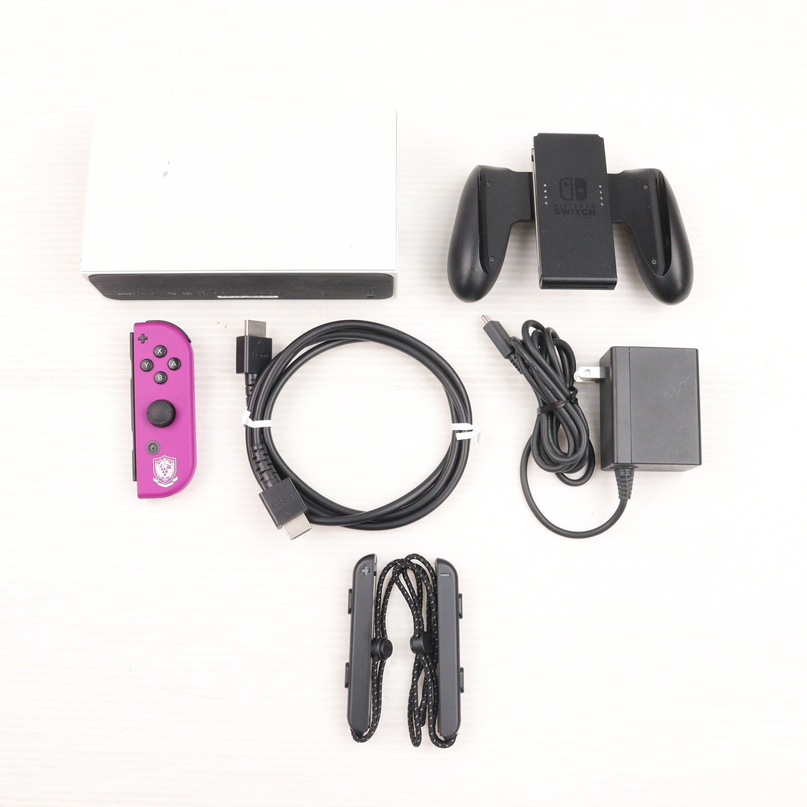 【中古即納】[Switch] (本体) Nintendo Switch(ニンテンドースイッチ) 有機ELモデル Joy-Con(L)/R ホワイト 任天堂(HEG-S-KAAAA)(20211008)