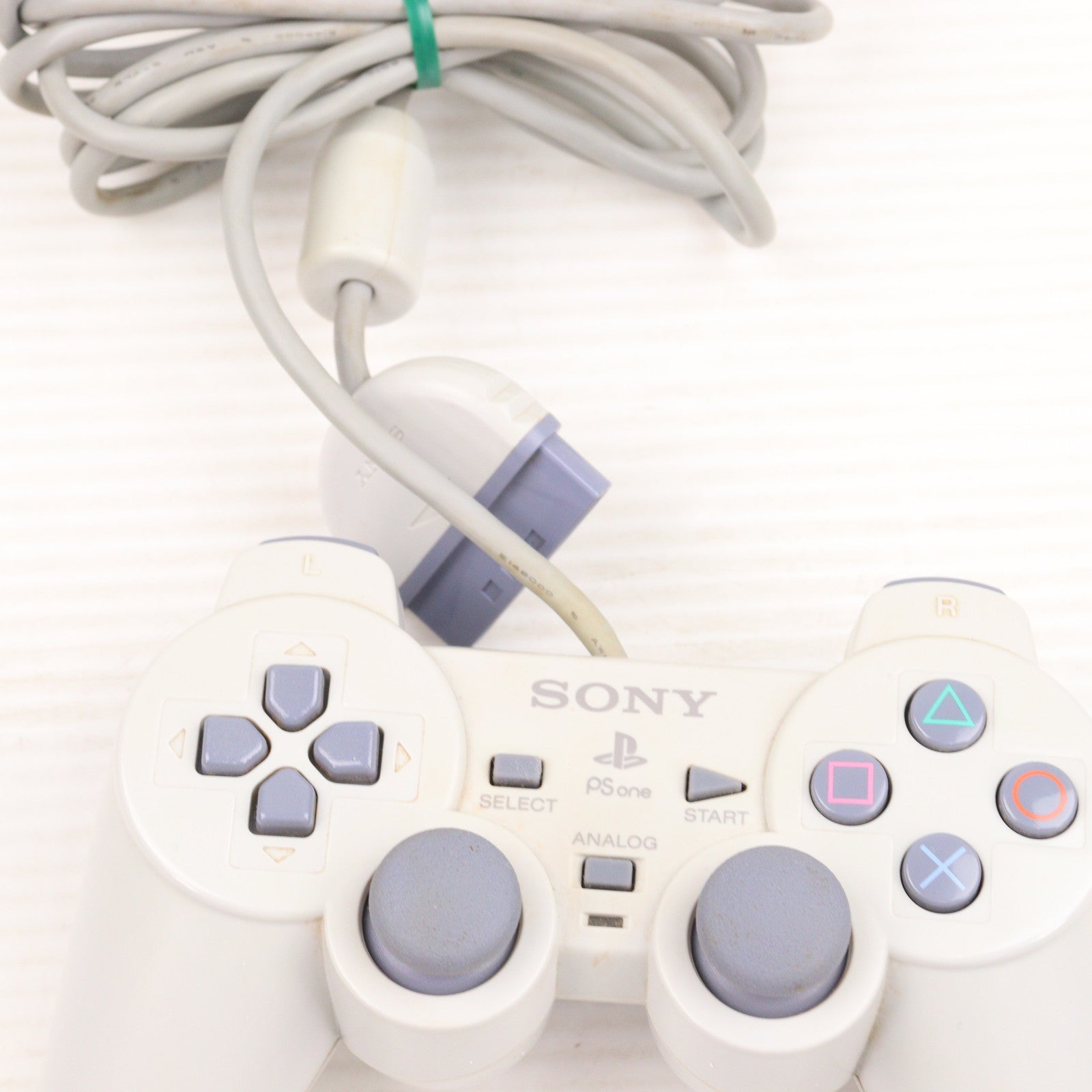 【中古即納】[PS] (本体) PlayStation PS one(プレイステーション ピーエス ワン) SCE(SCPH-100)(20000707)