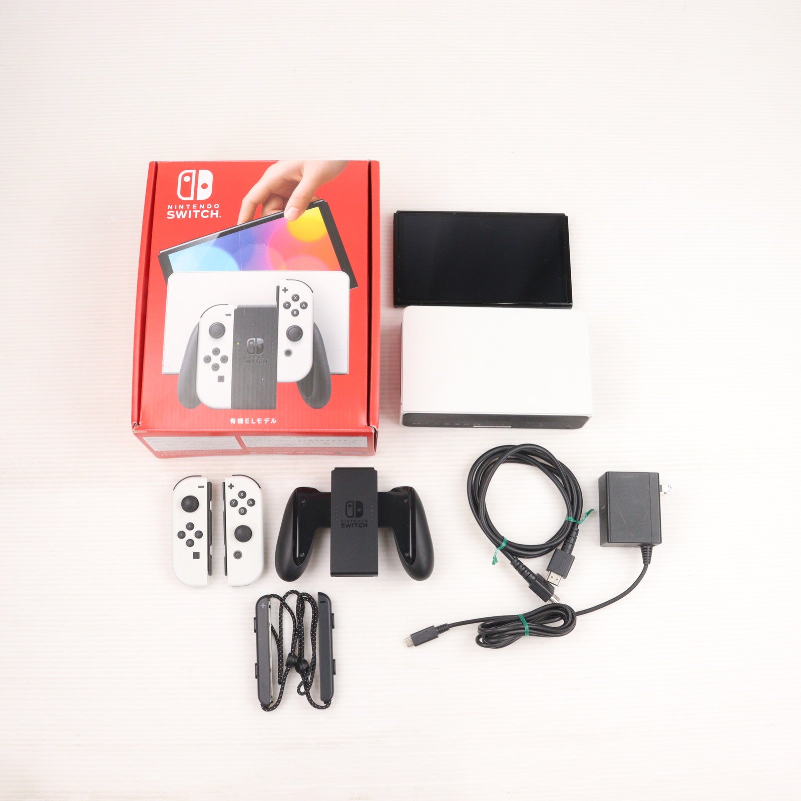 【中古即納】[Switch] (本体) Nintendo Switch(ニンテンドースイッチ) 有機ELモデル Joy-Con(L)/R ホワイト 任天堂(HEG-S-KAAAA)(20211008)