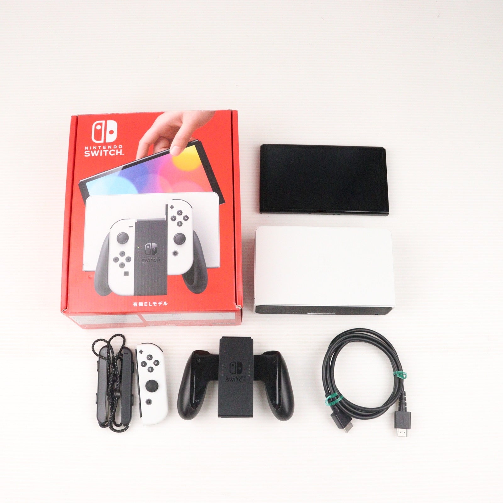 【中古即納】[Switch] (本体) Nintendo Switch(ニンテンドースイッチ) 有機ELモデル Joy-Con(L)/R ホワイト 任天堂(HEG-S-KAAAA)(20211008)