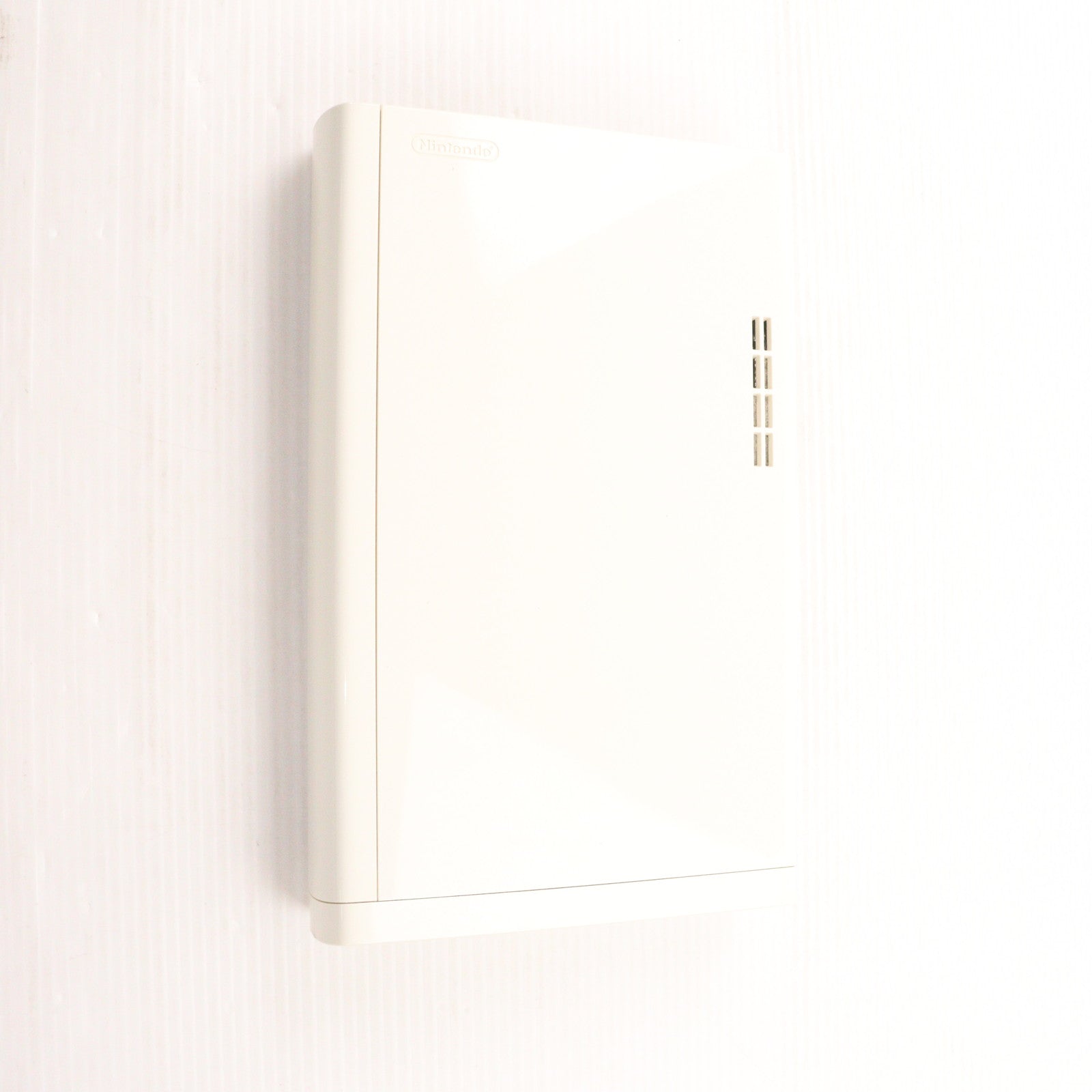 【中古即納】[WiiU] (本体) Wii U ベーシックセット 白 BASIC SET Shiro(本体メモリー8GB) 任天堂(WUP-S-WAAA)(20121208)