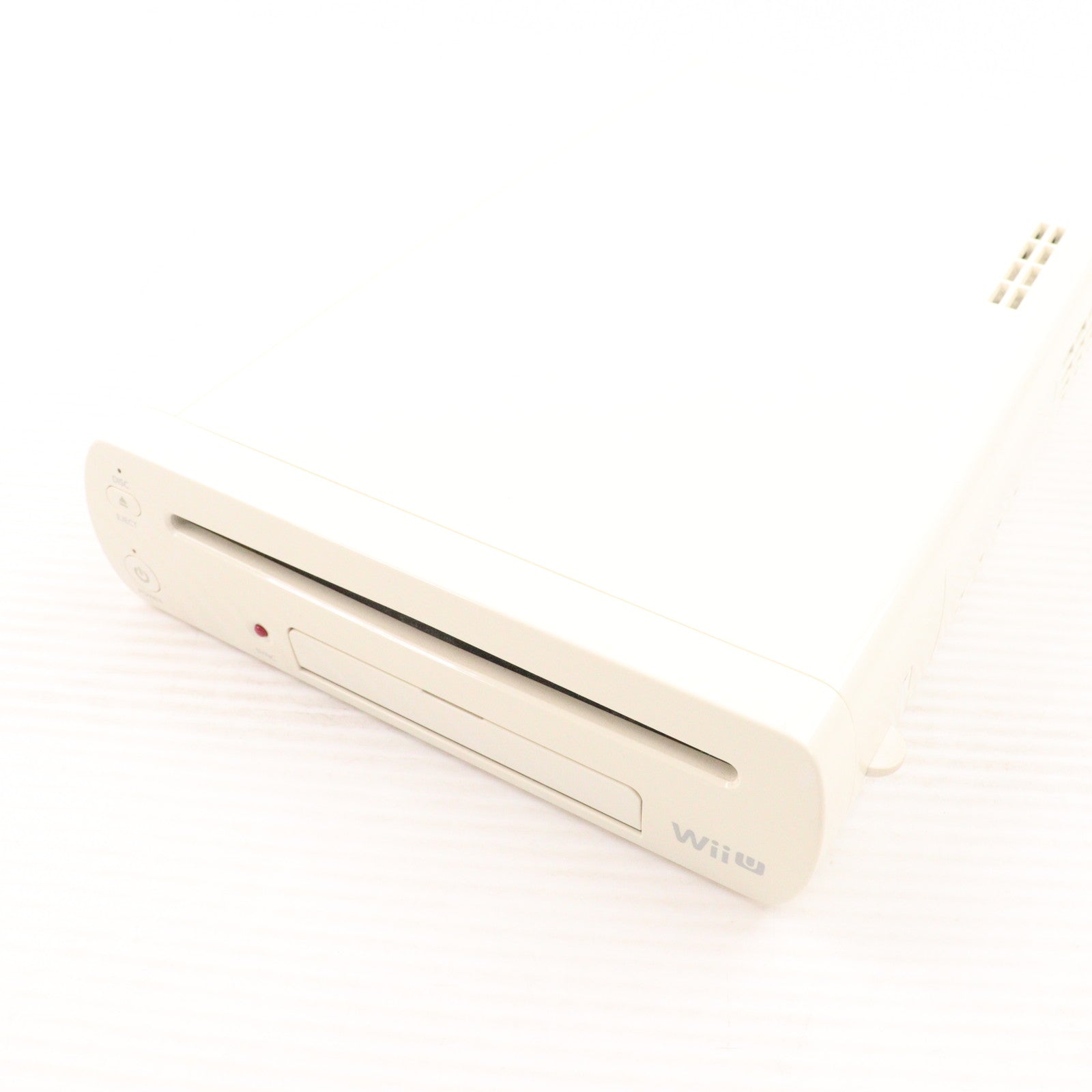 【中古即納】[WiiU] (本体) Wii U ベーシックセット 白 BASIC SET Shiro(本体メモリー8GB) 任天堂(WUP-S-WAAA)(20121208)
