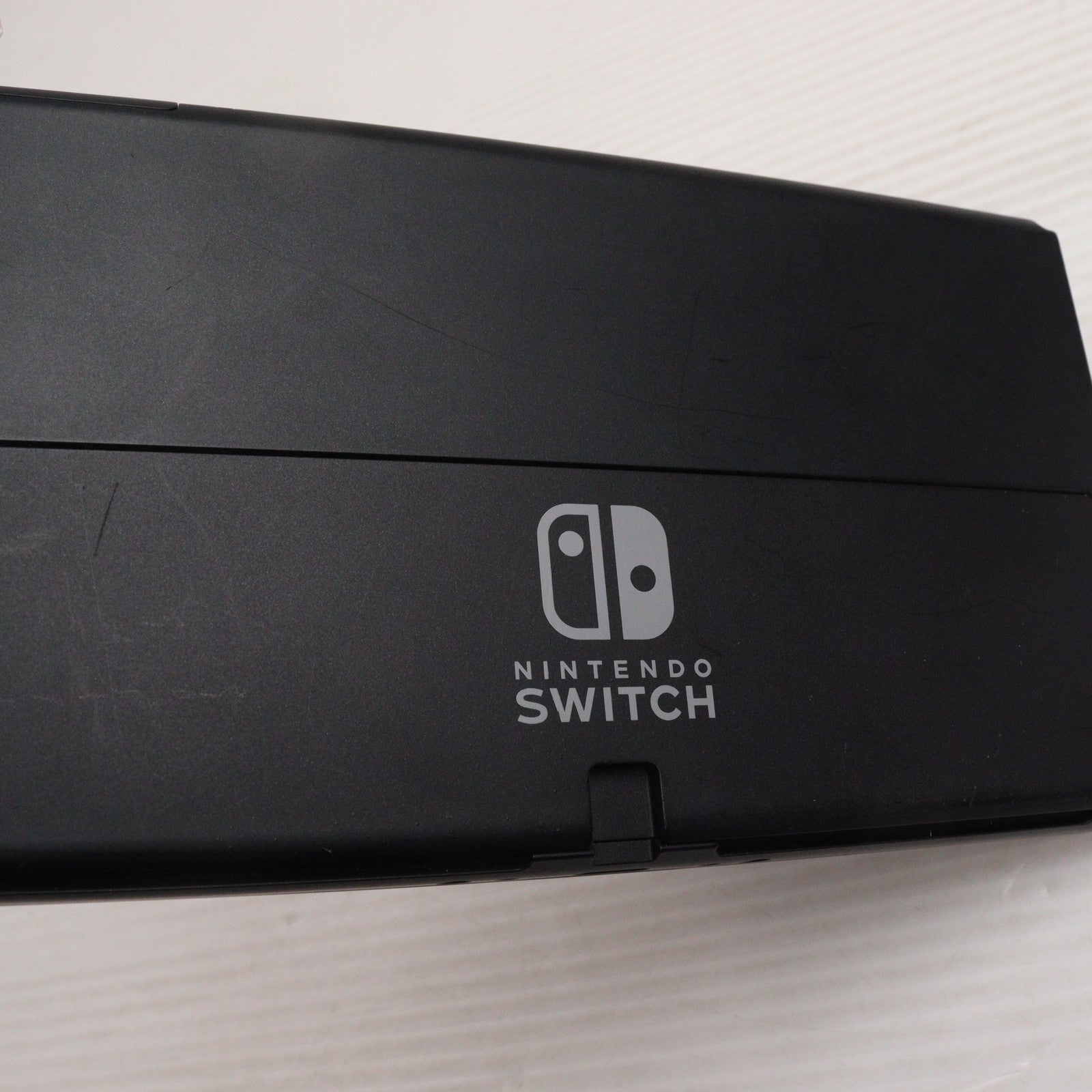 【中古即納】[Switch] (本体) Nintendo Switch(ニンテンドースイッチ) 有機ELモデル Joy-Con(L)/R ホワイト 任天堂(HEG-S-KAAAA)(20211008)