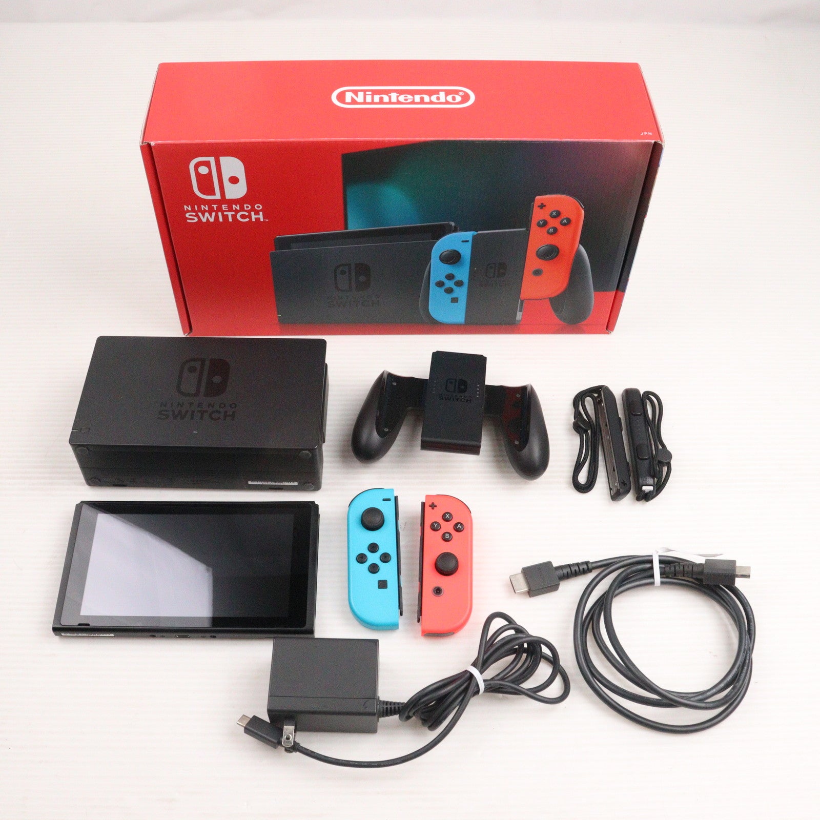 【中古即納】[Switch] (本体) Nintendo Switch(ニンテンドースイッチ) Joy-Con(L) ネオンブルー/(R) ネオンレッド 任天堂(HAD-S-KABAA)(20190830)