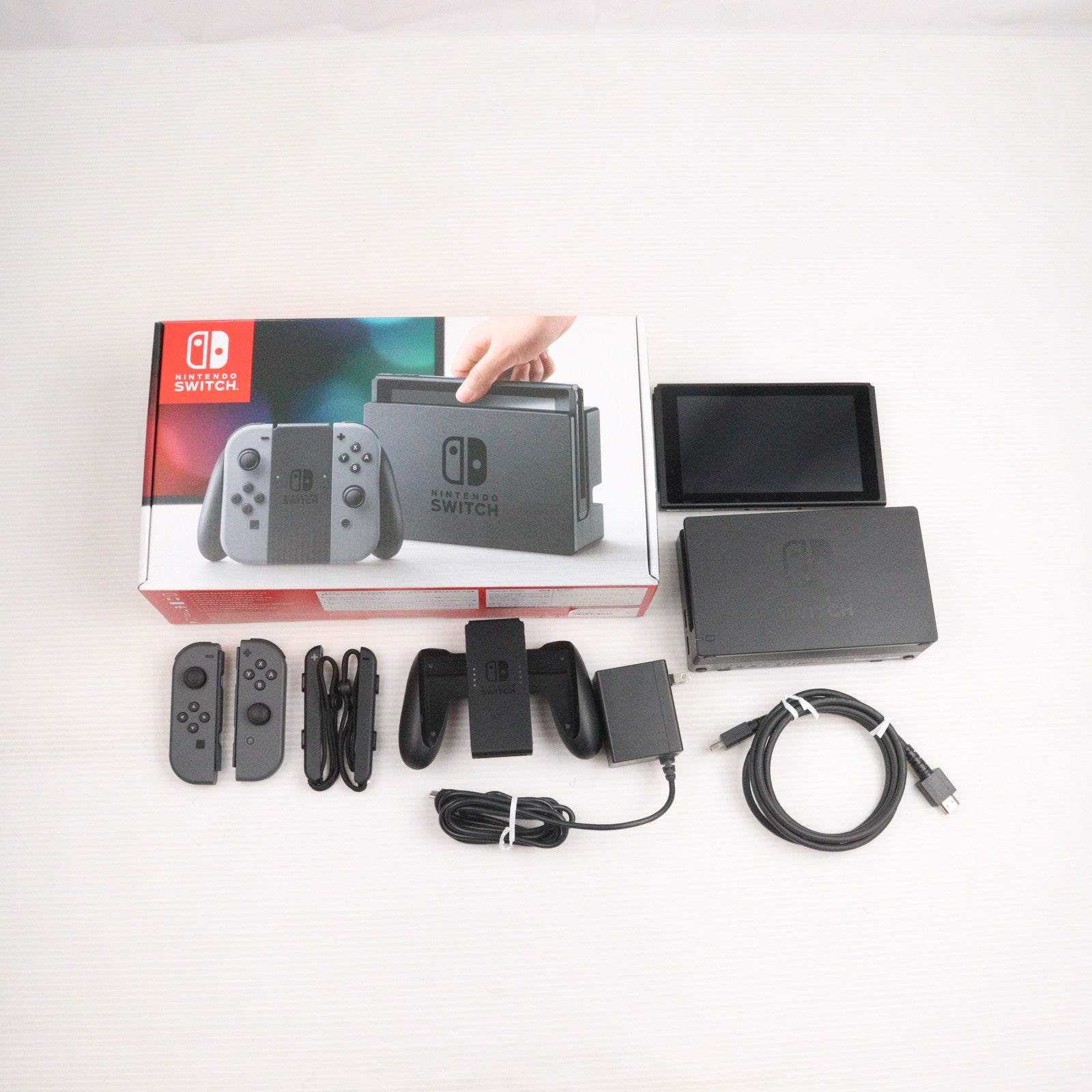 【中古即納】[Switch] (本体) Nintendo Switch(ニンテンドースイッチ) Joy-Con(L)/R グレー 任天堂(HAC-S-KAAAA)(20170303)