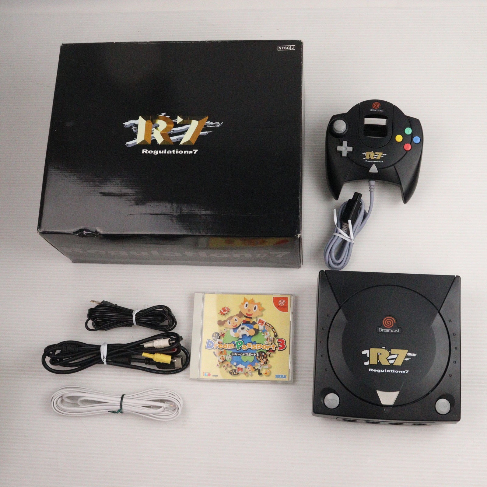 【中古即納】[DC] (本体) Dreamcast Regulation#7(ドリームキャストR7/レボリューション7) ブラック セガ(HIT-1000)(20010906)