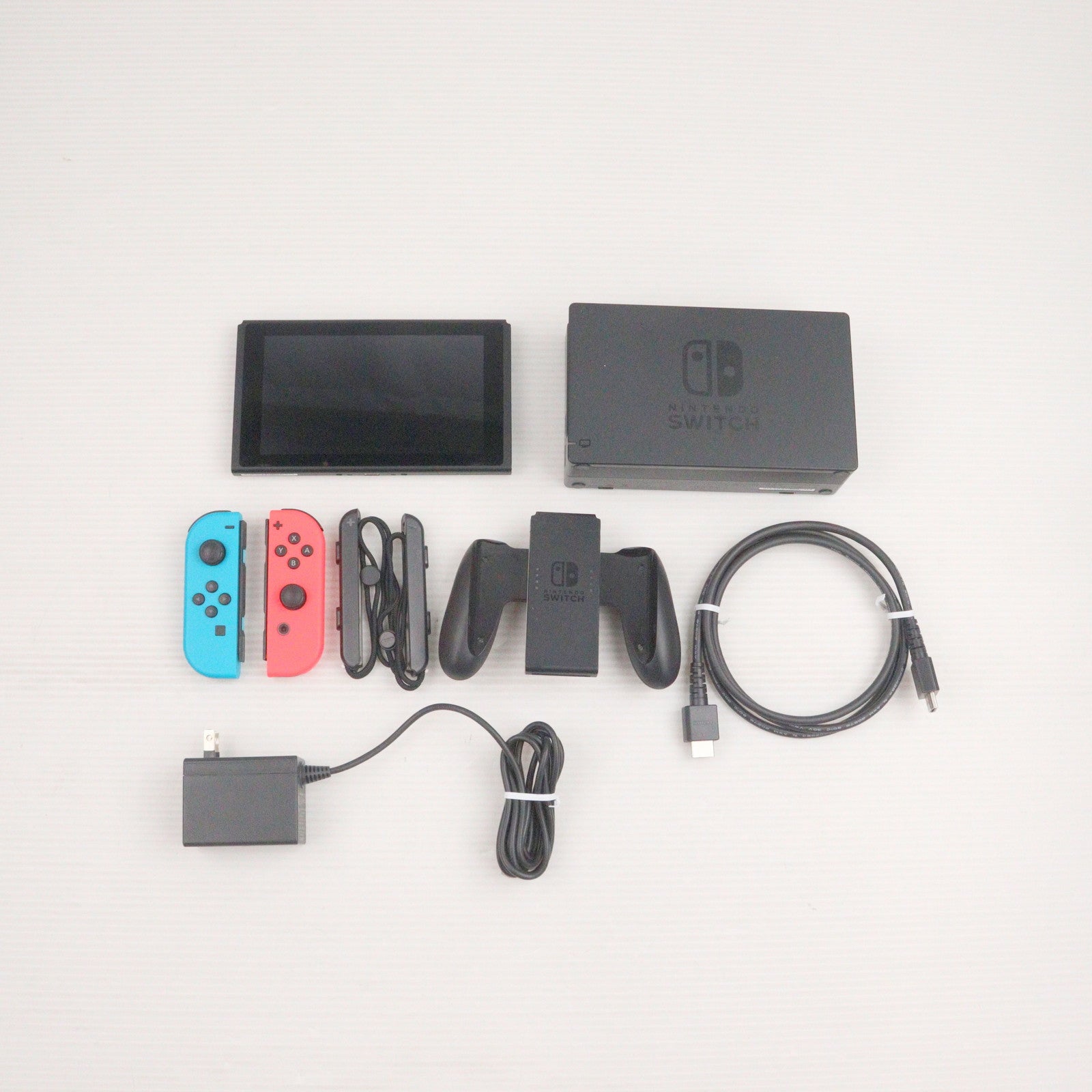 【中古即納】[Switch] (本体) Nintendo Switch(ニンテンドースイッチ) Joy-Con(L) ネオンブルー/R ネオンレッド 任天堂(HAD-S-KABAH)(20190830)