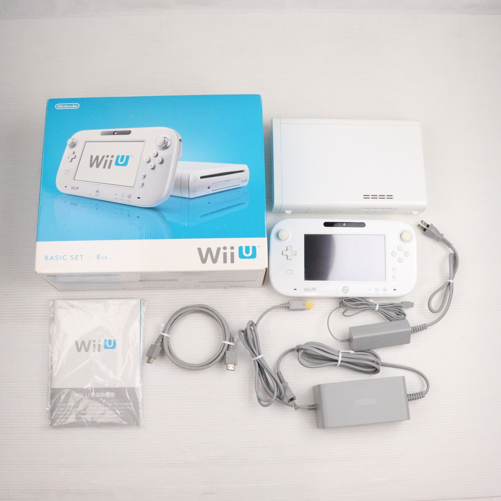 【中古即納】[WiiU] (本体) Wii U ベーシックセット 白 BASIC SET Shiro(本体メモリー8GB) 任天堂(WUP-S-WAAA)(20121208)