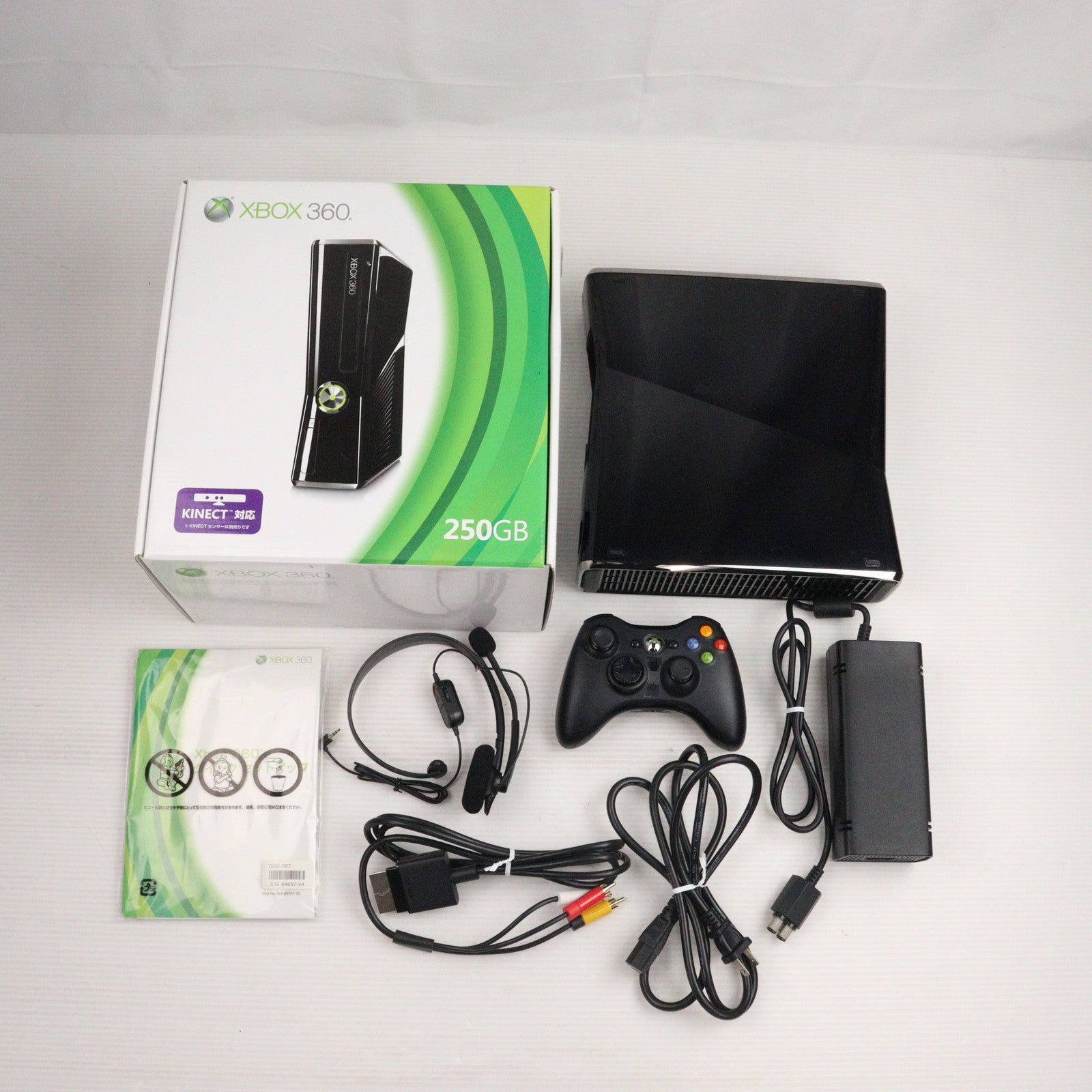 【中古即納】[Xbox360] (本体) Xbox360 250GB 日本マイクロソフト(RKH-00014)(20100624)