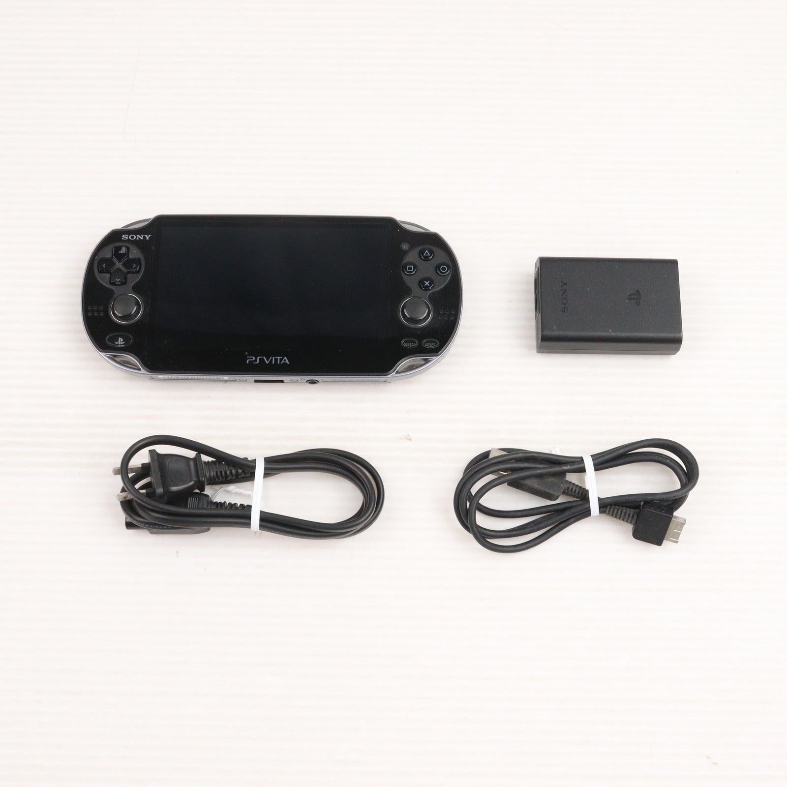 【中古即納】[PSVita] (本体) PlayStation Vita(プレイステーション ヴィータ) Wi-Fiモデル クリスタル・ブラック SCE(PCH-1000ZA01)(20111217)